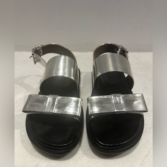 New in box MARNI silver leather bow front buckle sandals. Size 37/7. Never worn. - Picture 7 of 11